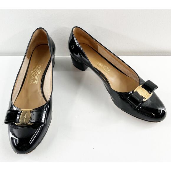 Salvatore Ferragamo Vara Bow Block Heel Patent Leather Pumps Black 8 - Picture 1 of 10
